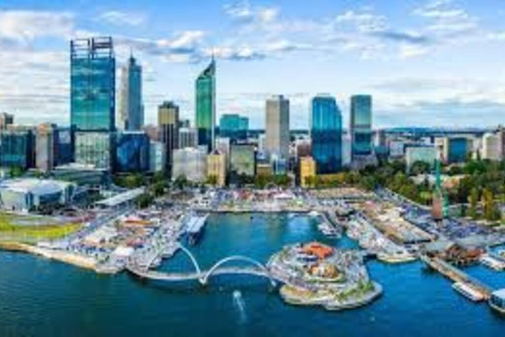 In The City Perth 1B1B Pool And Nice View المظهر الخارجي الصورة