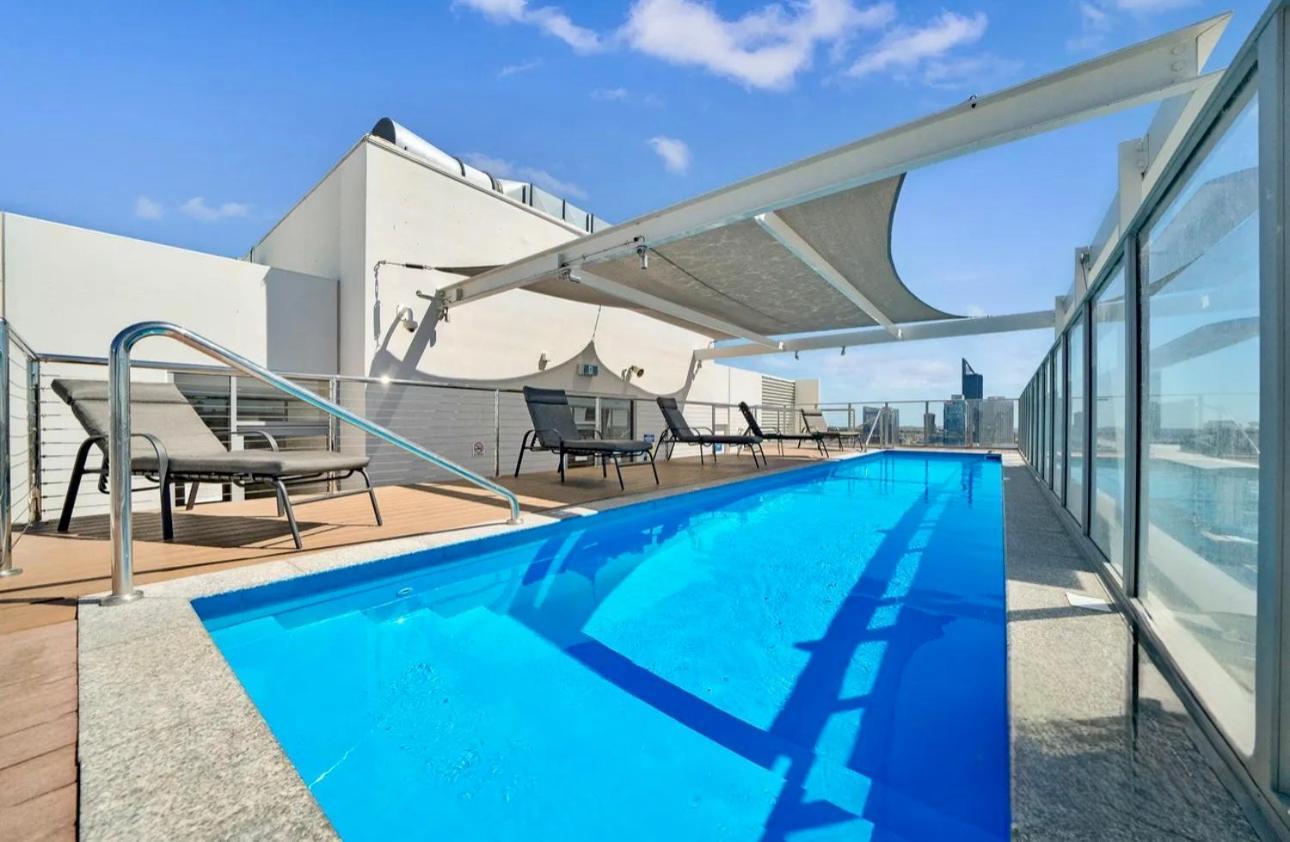 In The City Perth 1B1B Pool And Nice View المظهر الخارجي الصورة